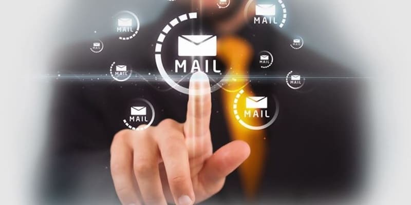 Sử dụng email là một phương thức liên hệ Xin88 truyền thống